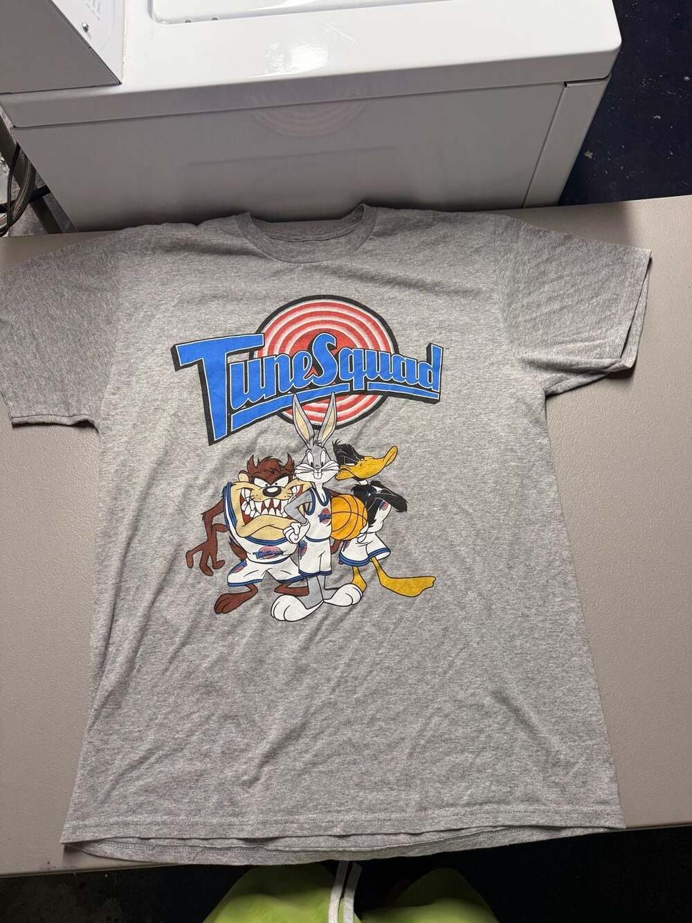 Vintage Space Jam Tune Squad Looney Tunes Taz Bugs Bunny Daffy Duck Gray T-Shirt